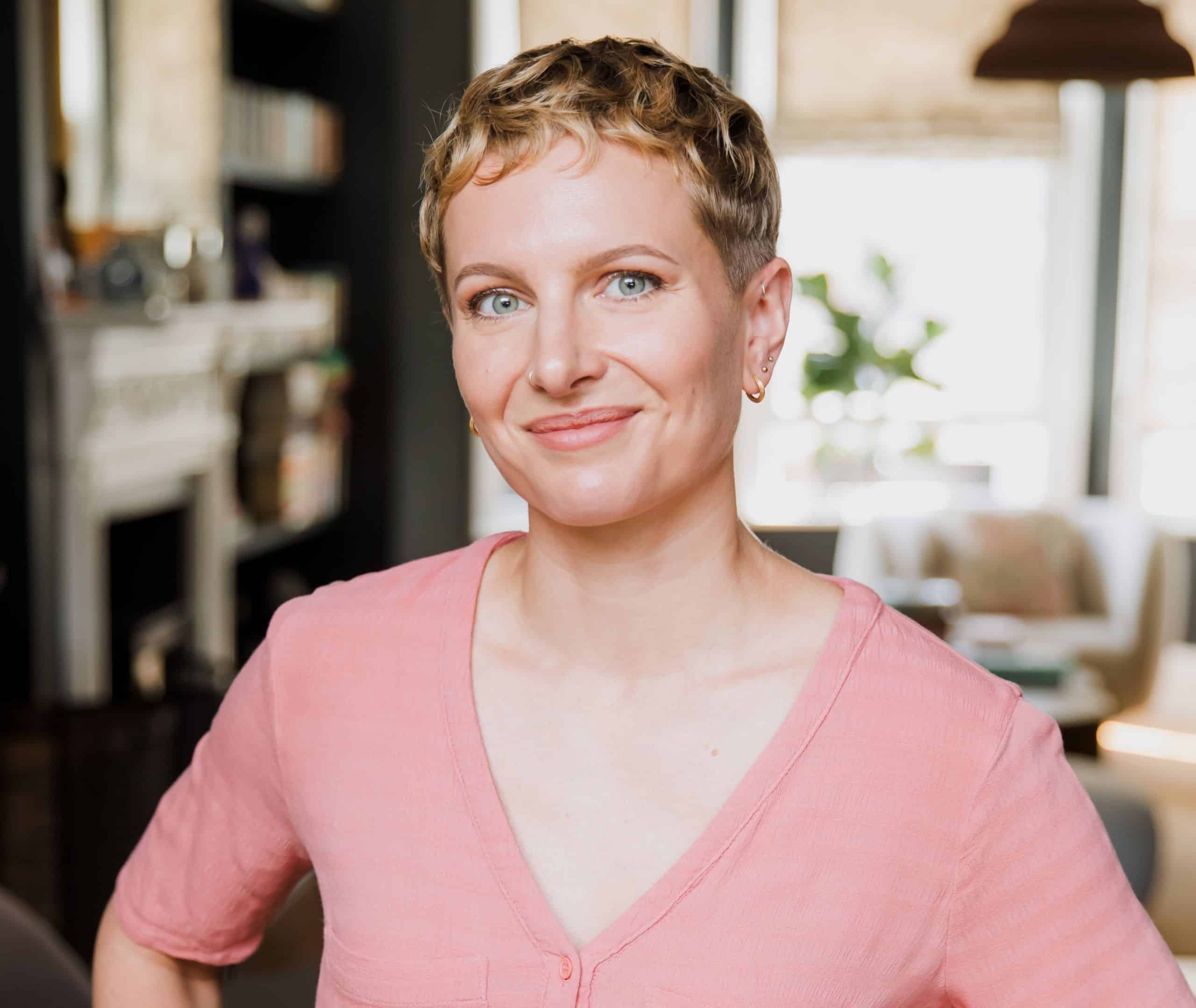 Dr Mariel James